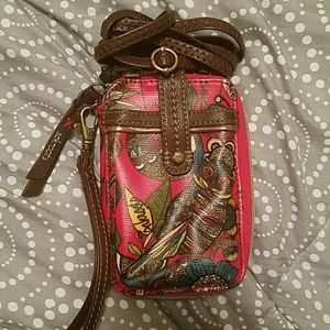 Sakroots smartphone wristlet/crossbody wallet